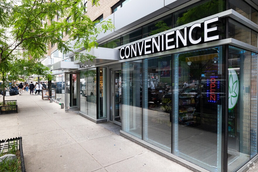 330 W 58th St, New York, NY for lease - Building Photo - Image 3 of 12