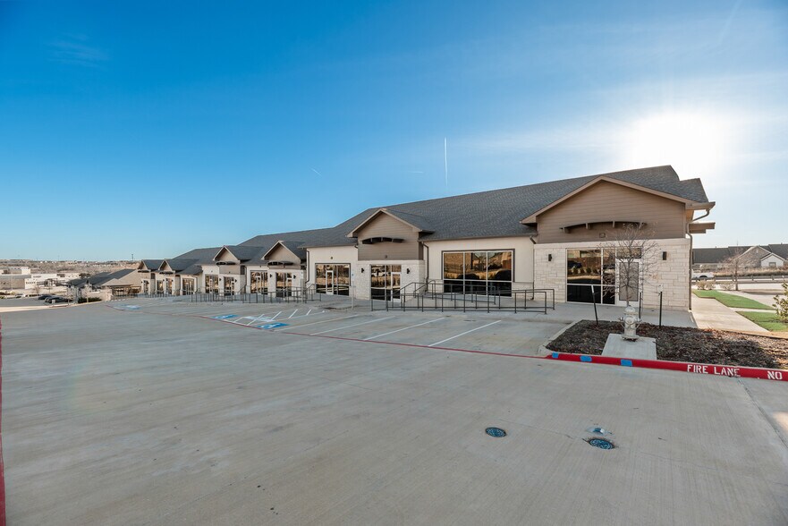 250 Gerault Rd, Flower Mound, TX à vendre - Photo du bâtiment - Image 1 de 36