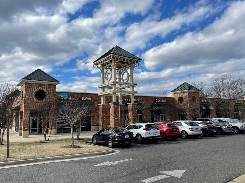 11479-11495 Berry Rd, Waldorf, MD à louer - Photo du bâtiment - Image 2 de 6