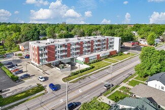 Plus de détails pour 4326 Hickman Rd, Des Moines, IA - Multi-résidentiel à vendre