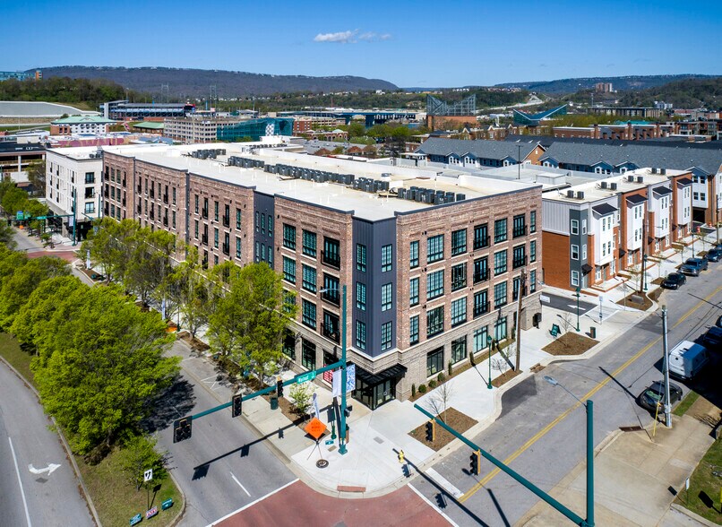 355 Walnut St, Chattanooga, TN à louer - Photo du bâtiment - Image 2 de 24