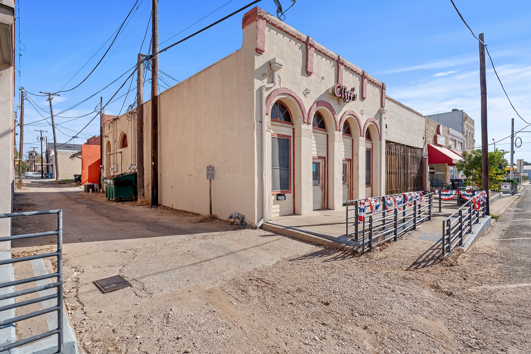218 N Main St, Rockdale, TX for sale Primary Photo- Image 1 of 17