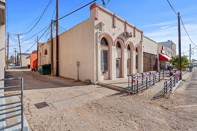 More details for 218 N Main St, Rockdale, TX - Retail for Sale