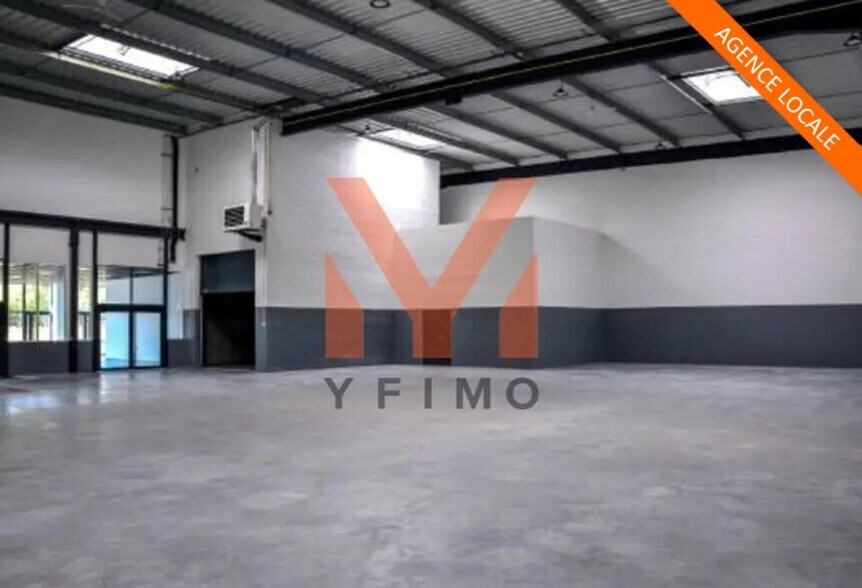 Flex in Louvres for lease - Building Photo - Image 2 of 7