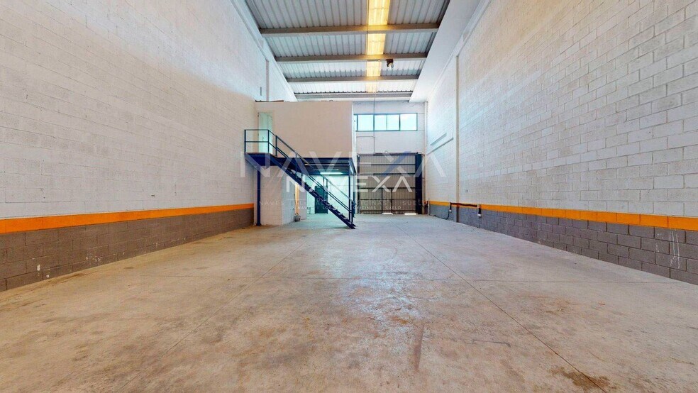 Industrial in Getafe, Madrid for lease - Interior Photo - Image 2 of 19