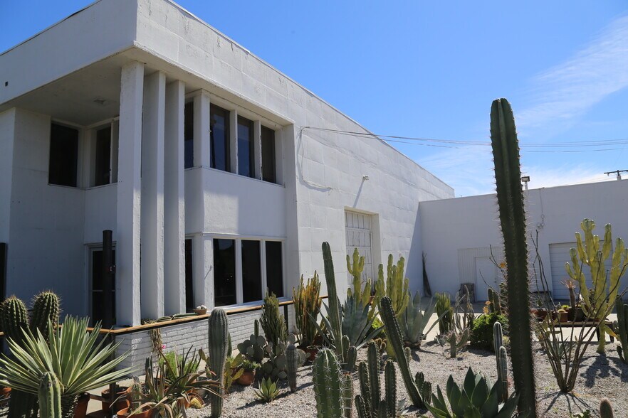 715 W Colton Ave, Redlands, CA à vendre - Photo du bâtiment - Image 2 de 13