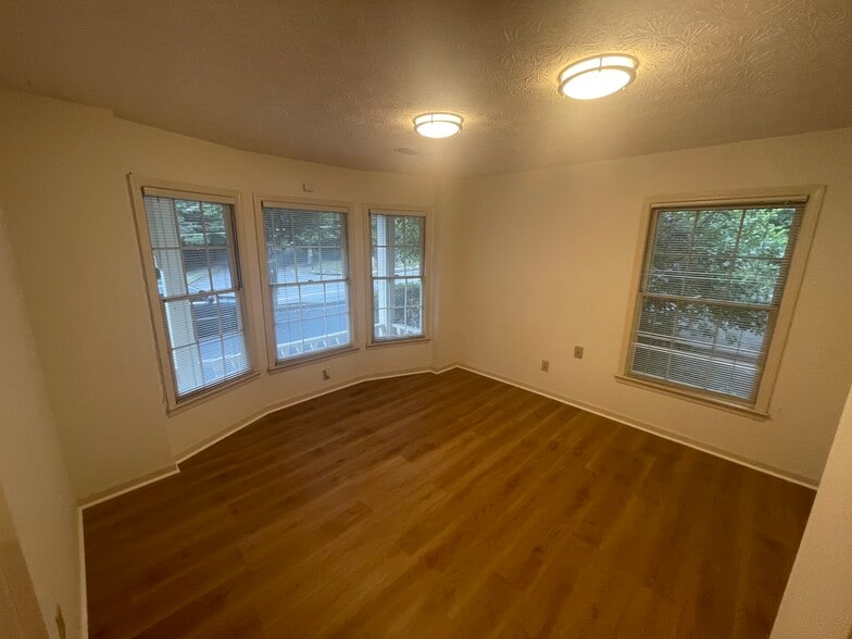 783 Holcomb Bridge Rd, Norcross, GA for sale - Interior Photo - Image 3 of 30