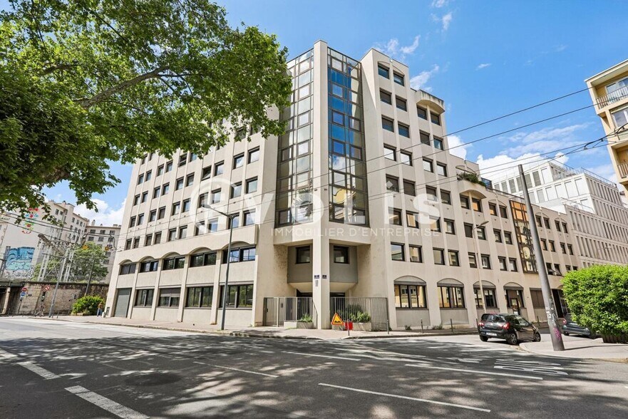 13 Rue Des Emeraudes, Lyon à louer - Photo du bâtiment - Image 1 de 4