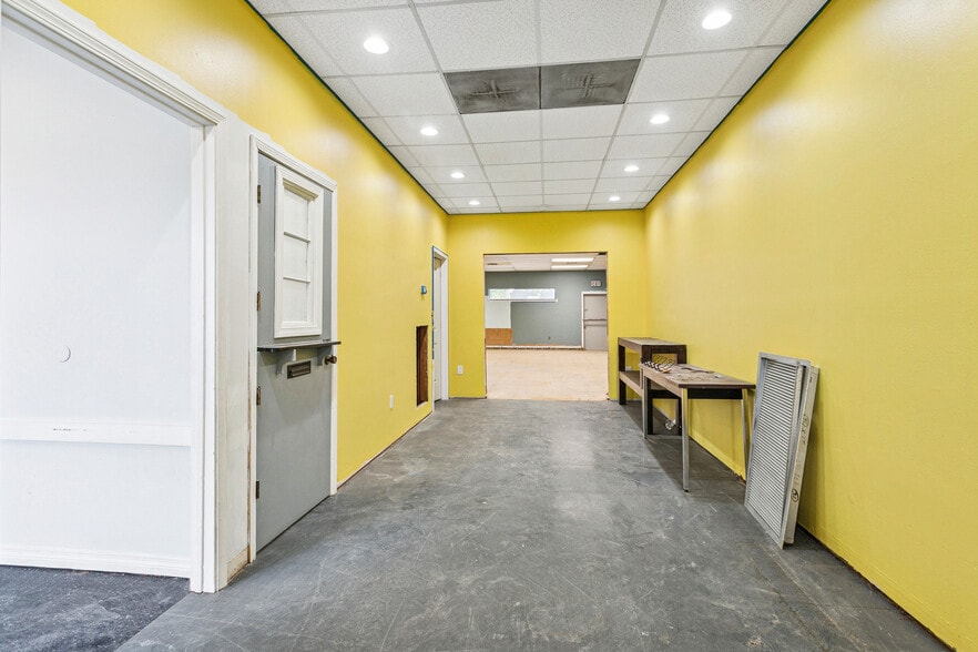 19352 N 2nd St, Covington, LA for lease - Interior Photo - Image 2 of 8