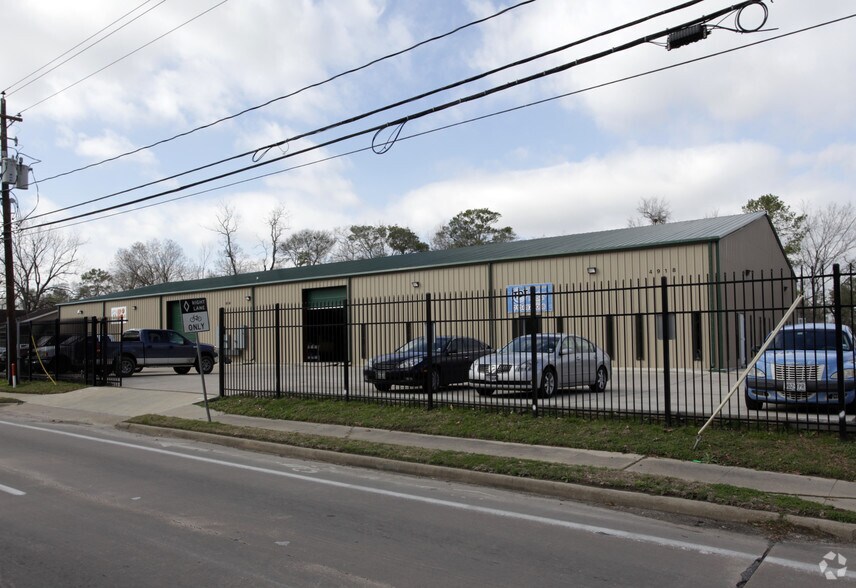 4920 Pinemont Dr, Houston, TX à vendre - Photo du bâtiment - Image 1 de 15