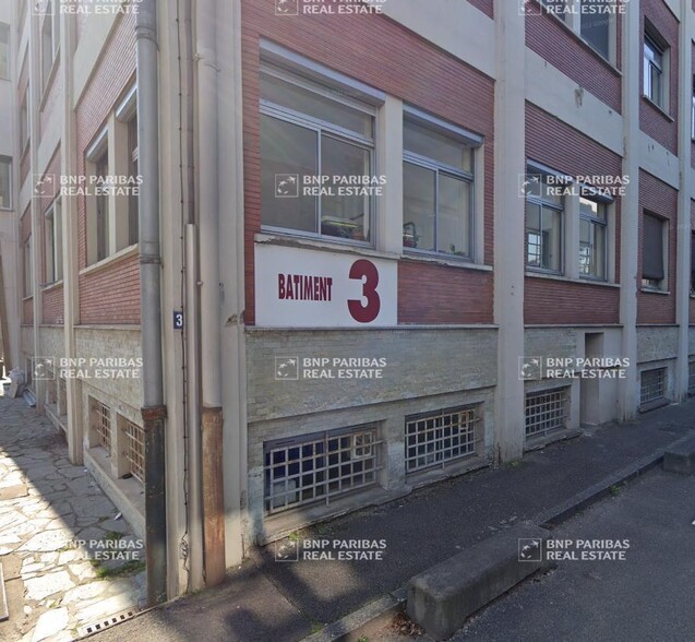 Office in Lyon for lease - Building Photo - Image 3 of 11