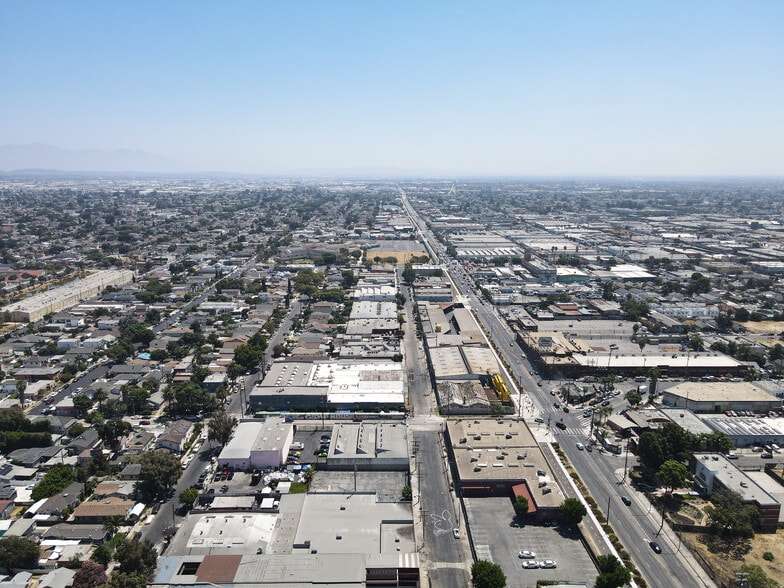 5725 S San Pedro St, Los Angeles, CA à vendre - Photo du bâtiment - Image 3 de 8