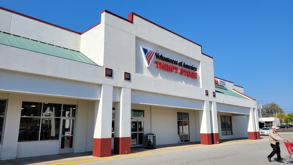 35101 Euclid Ave, Willoughby, OH à louer - Photo du bâtiment - Image 2 de 12