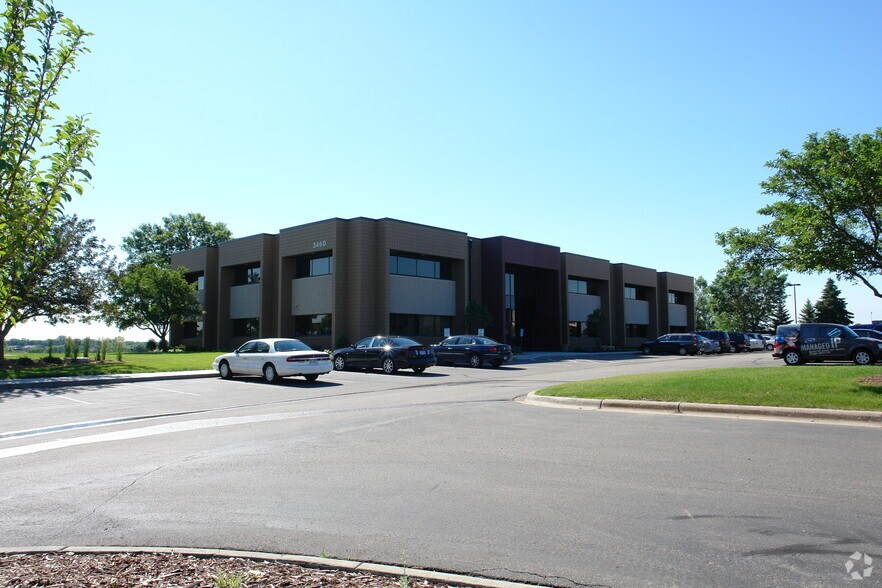 3460 Washington Dr, Eagan, MN for lease - Building Photo - Image 1 of 2