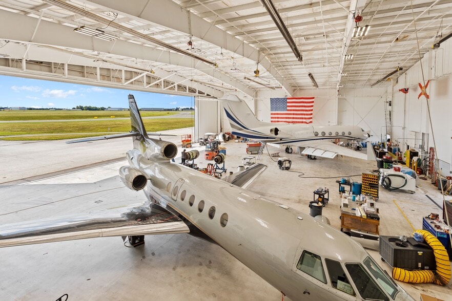 2000 Brett Rd, New Castle, DE for sale - Interior Photo - Image 1 of 6