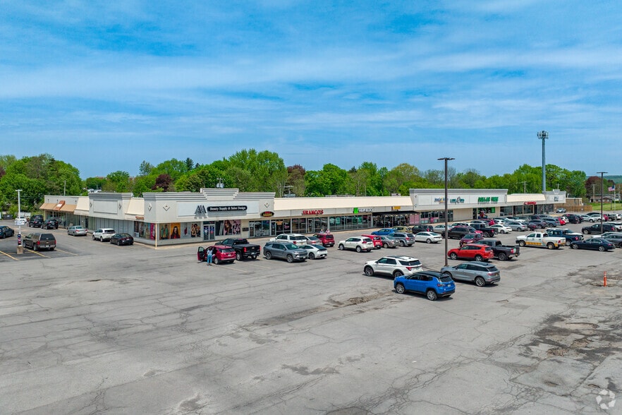 26-40 Oriskany Blvd, Whitesboro, NY for lease - Primary Photo - Image 1 of 8