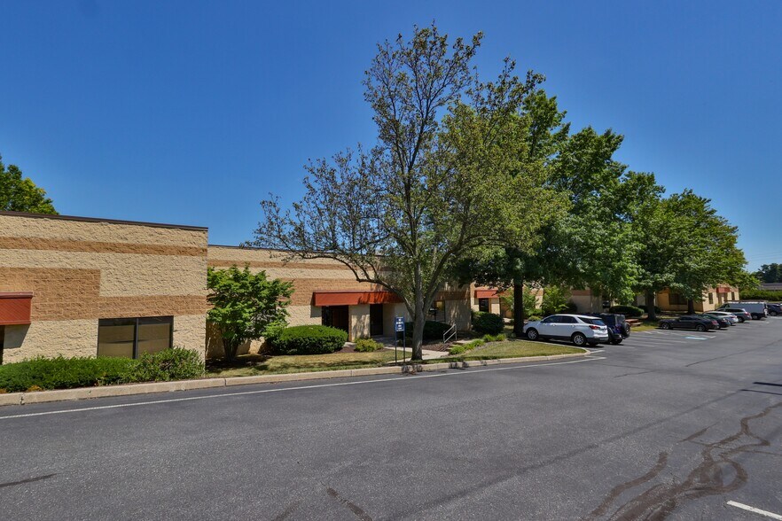 964 Marcon Blvd, Allentown, PA for lease - Building Photo - Image 1 of 2