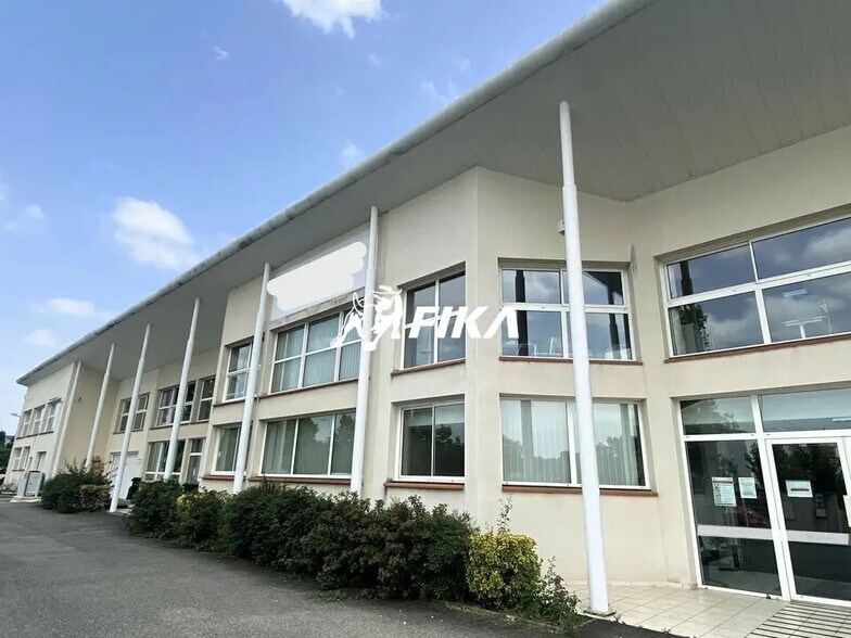 Bureau dans Tournefeuille à louer - Photo du bâtiment - Image 2 de 13