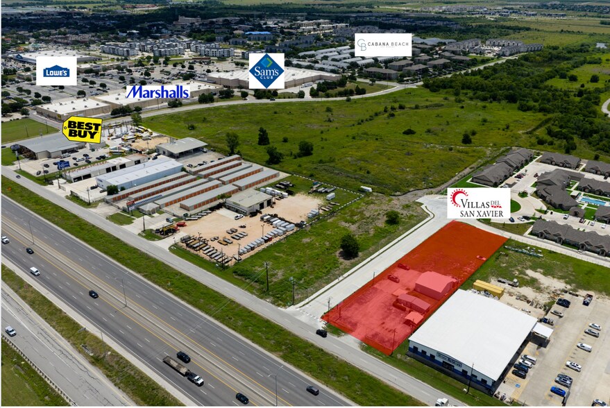 2517 S Interstate 35, San Marcos, TX à vendre - Photo du bâtiment - Image 1 de 28