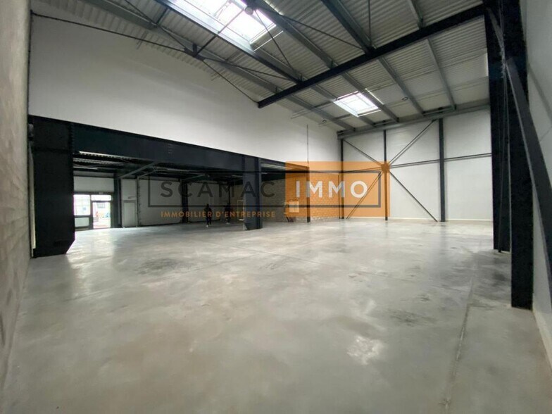 Industrial in Montmagny for lease - Building Photo - Image 1 of 5