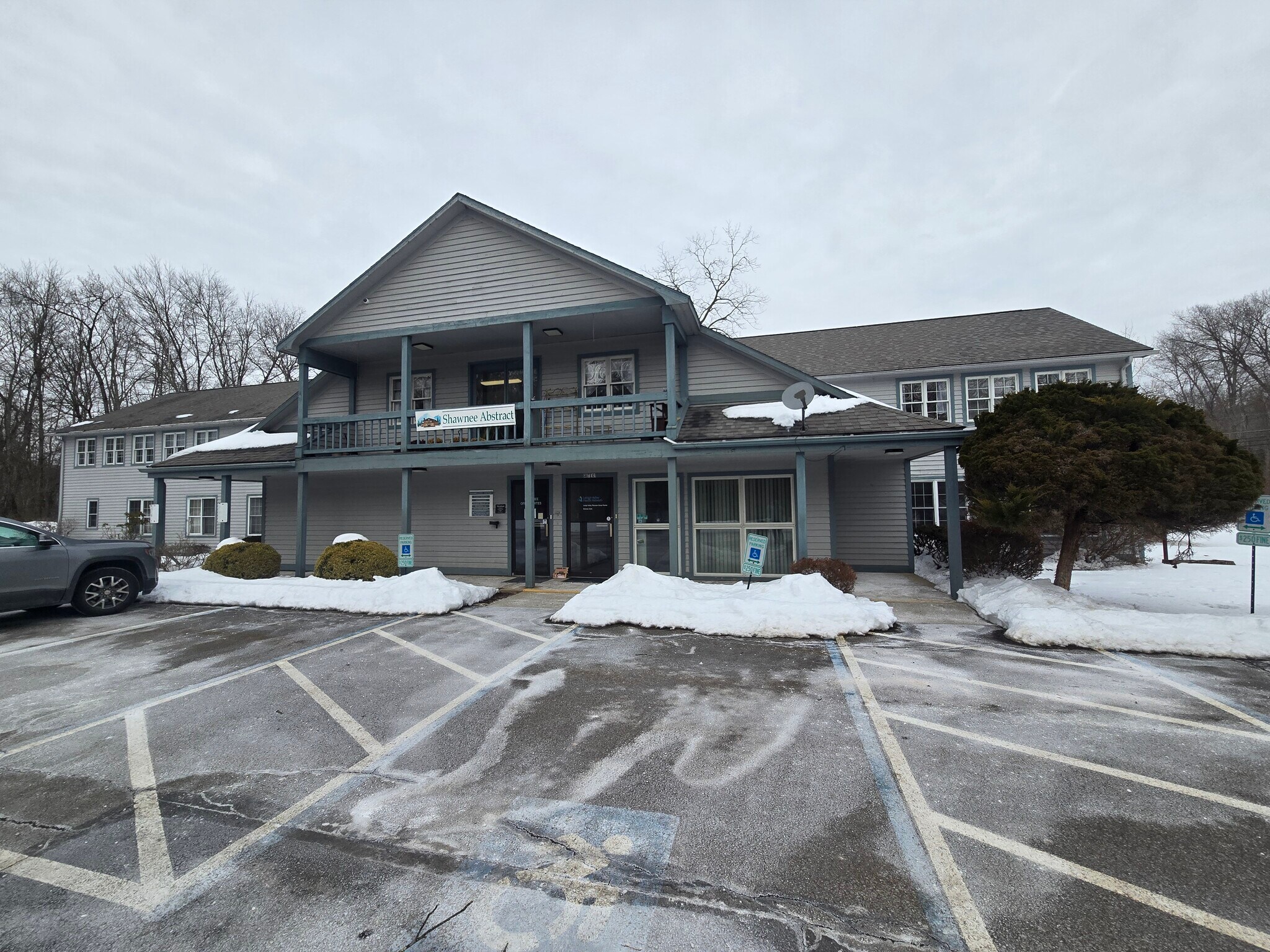 106 Shawnee Square Dr, East Stroudsburg, PA à louer Photo principale- Image 1 de 2