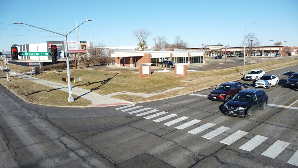 3800 100th St, Urbandale, IA for sale - Building Photo - Image 2 of 7