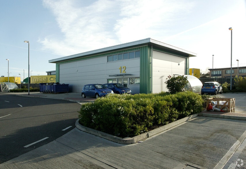 19 Commerce Way, Croydon for lease - Building Photo - Image 2 of 2