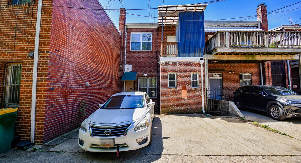 7325 Georgia Ave NW, Washington, DC à vendre - Photo du bâtiment - Image 2 de 7