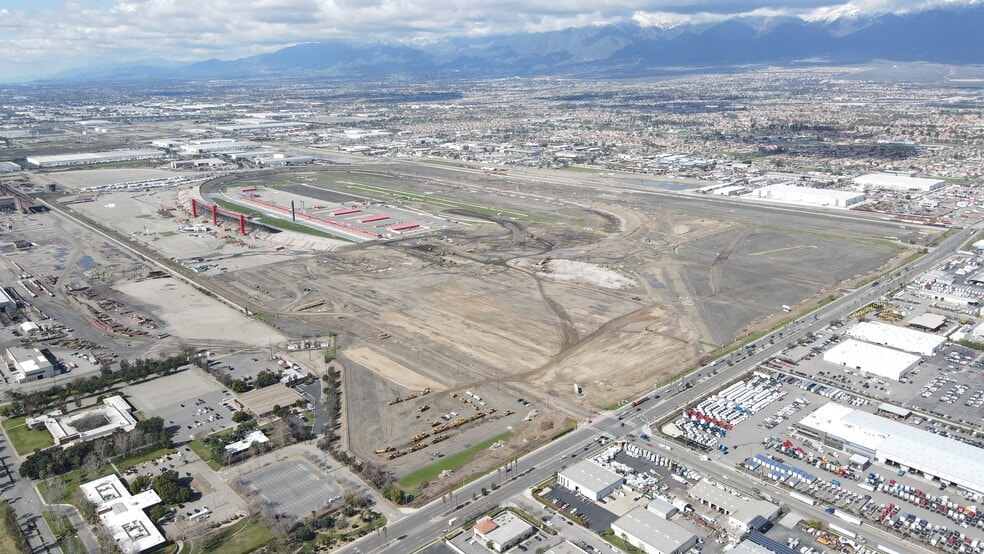 9300 Cherry Ave, Fontana, CA à louer - Photo du bâtiment - Image 2 de 5