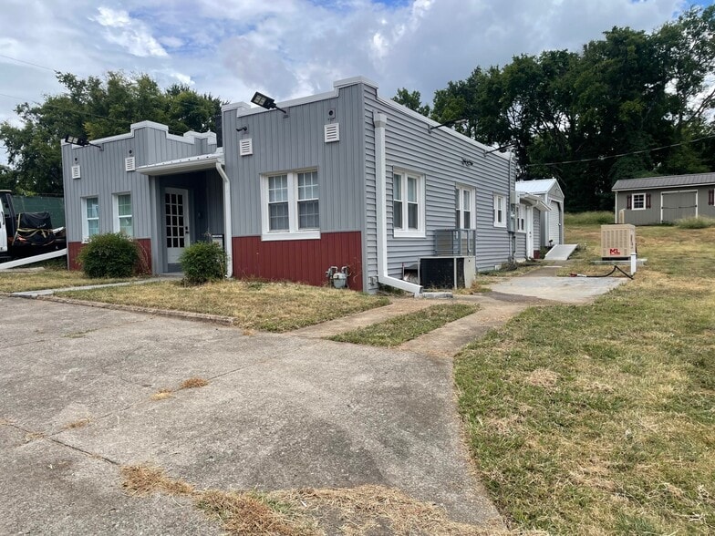 303 Bridgeway Ave, Old Hickory, TN à vendre - Photo du bâtiment - Image 1 de 13