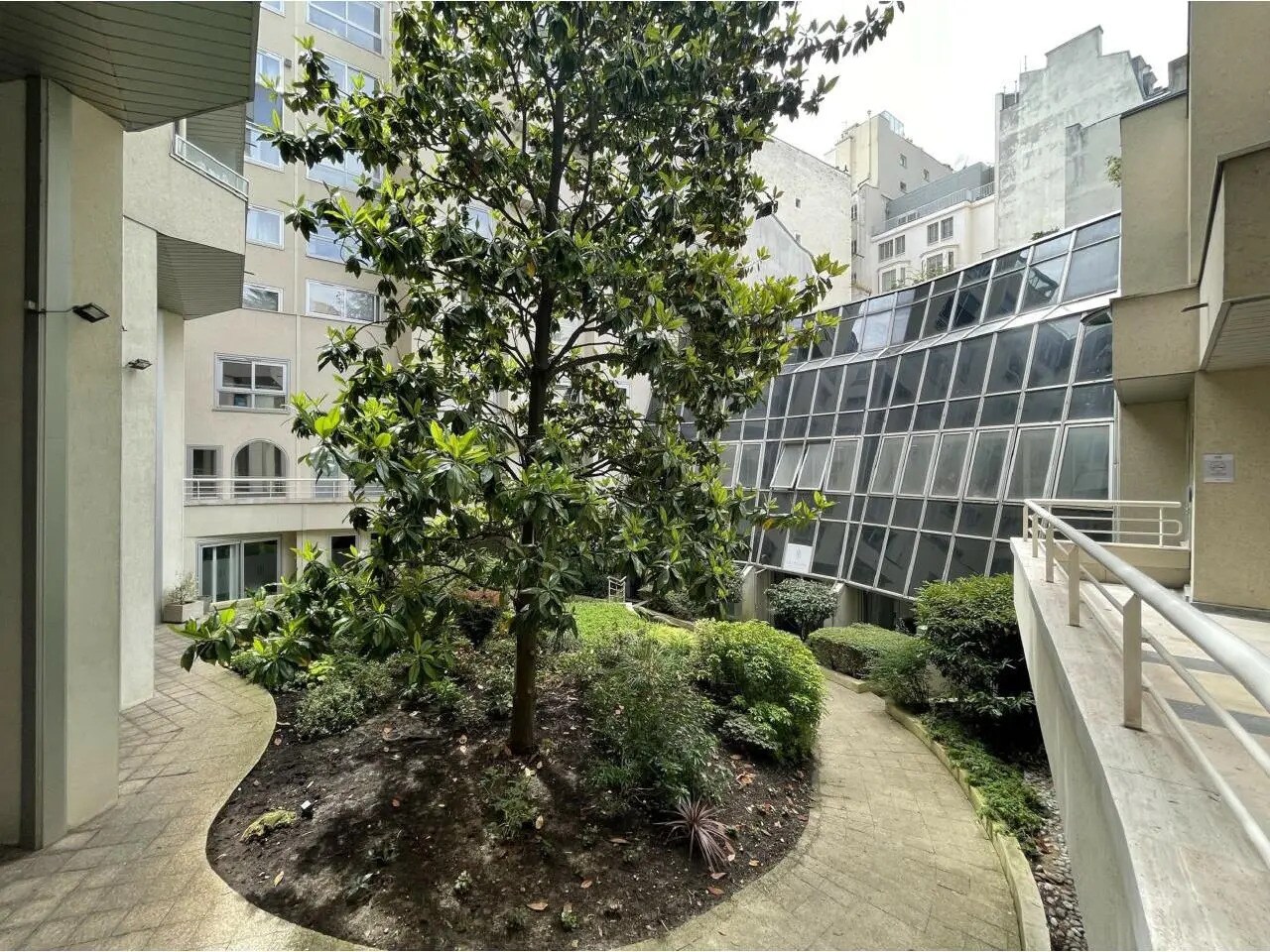 17 Rue De Chaillot, Paris for lease Other- Image 1 of 9