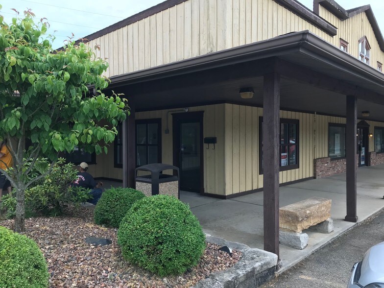 420-432 3rd Ave, Ford City, PA à vendre - Photo du bâtiment - Image 3 de 29