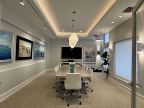 633 9th St N, Naples, FL for lease Interior Photo- Image 1 of 3