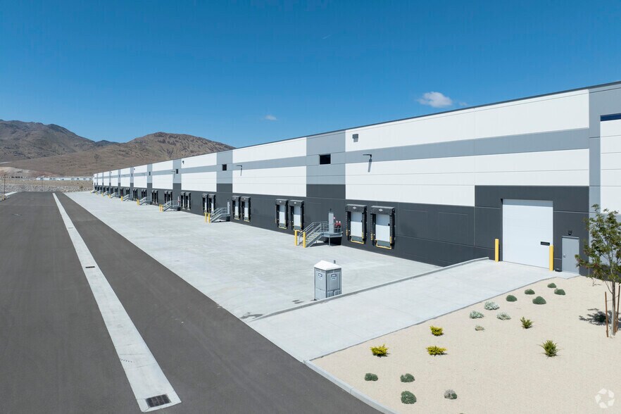 500 Denmark Dr, Sparks, NV for lease - Building Photo - Image 2 of 6