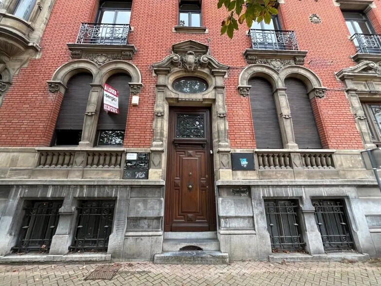 Bureau dans Lille à louer - Photo du bâtiment - Image 1 de 4