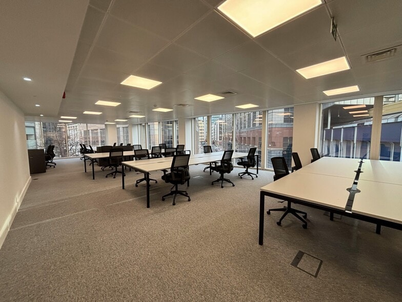 10 Lloyds Ave, Londres à louer - Photo du bâtiment - Image 2 de 8