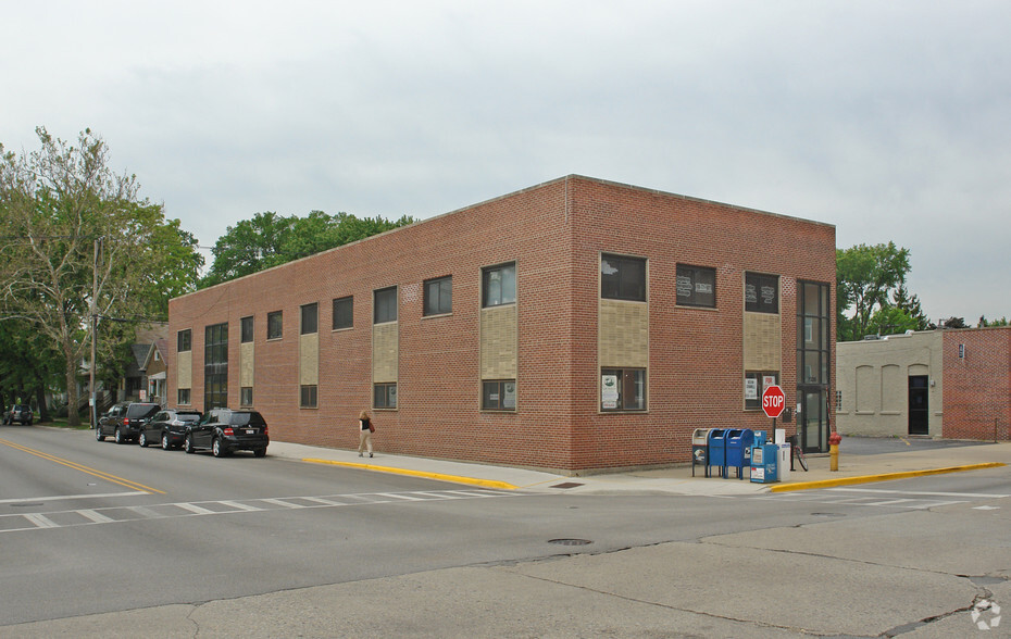 801 Circle Ave, Forest Park, IL à louer - Photo principale - Image 1 de 3