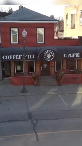 256 S Main St, Zumbrota, MN à vendre - Vidéo sur l’inscription commerciale - Image 2 de 7