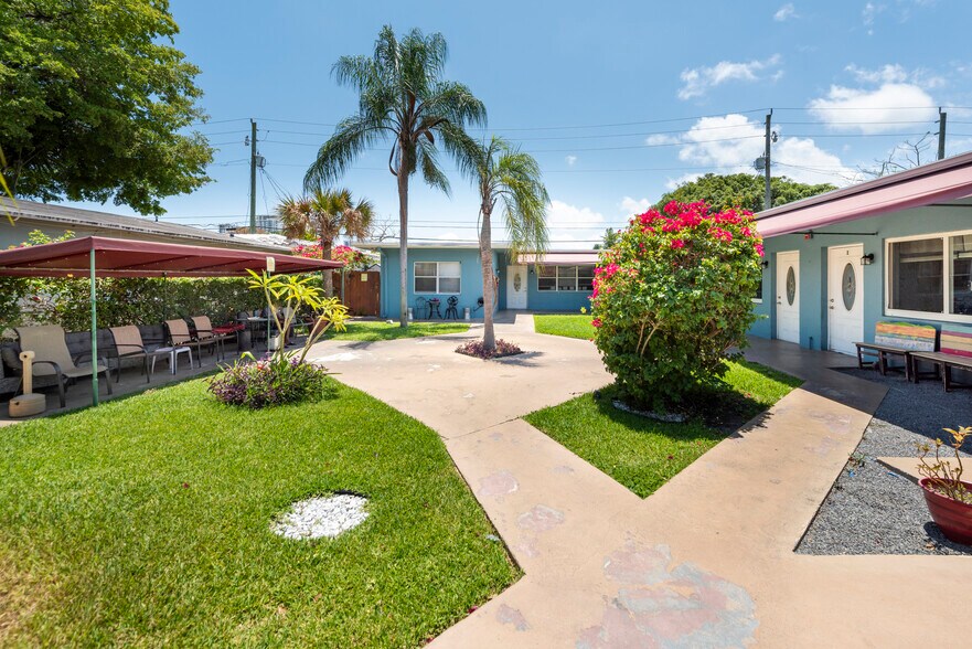 1930 Lincoln St, Hollywood, FL à vendre - Photo du bâtiment - Image 2 de 18