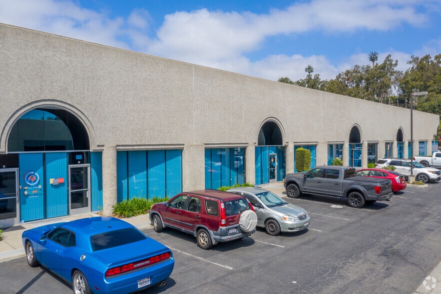 4065 Oceanside Blvd, Oceanside, CA à louer - Photo du bâtiment - Image 3 de 16