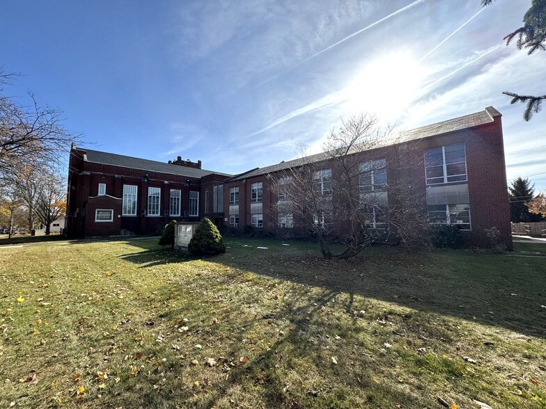 609 Putnam St, Fort Wayne, IN à vendre - Photo du bâtiment - Image 2 de 8