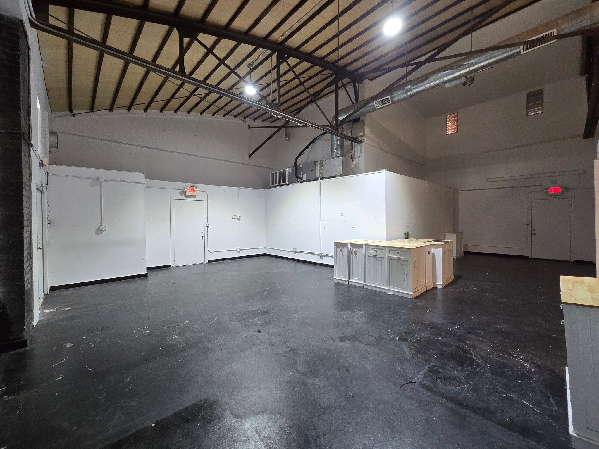301 Chicon St, Austin, TX for lease Interior Photo- Image 1 of 9