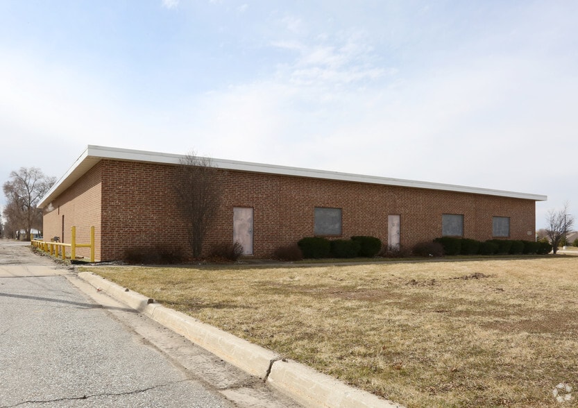 200 N 13th St, Bay City, MI for lease - Building Photo - Image 2 of 43