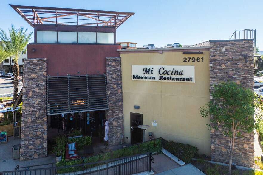 27961 Highland Ave, Highland, CA à louer - Photo du bâtiment - Image 3 de 4