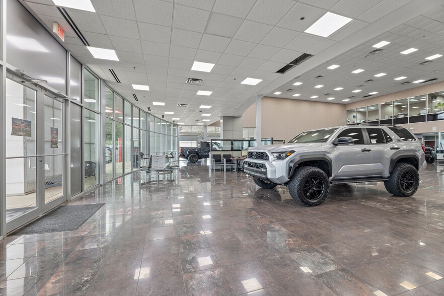 204 NE Loop 820, Hurst, TX for sale - Building Photo - Image 2 of 9