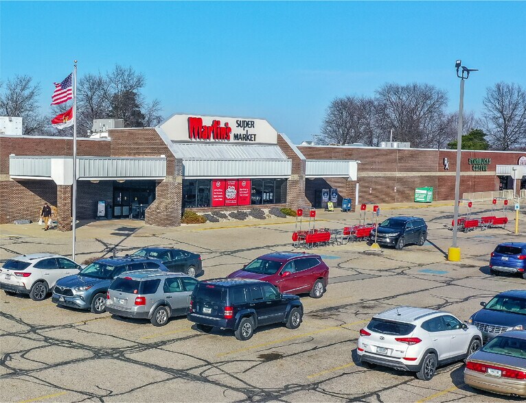 865 E Jefferson St, Plymouth, IN à vendre - Photo du bâtiment - Image 2 de 11