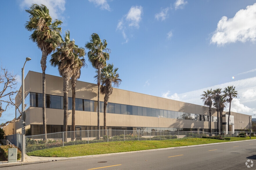 17522 Armstrong Ave, Irvine, CA for sale - Building Photo - Image 2 of 5