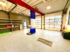 211 Valley St, Portland, ME à louer Photo intérieure- Image 2 de 8