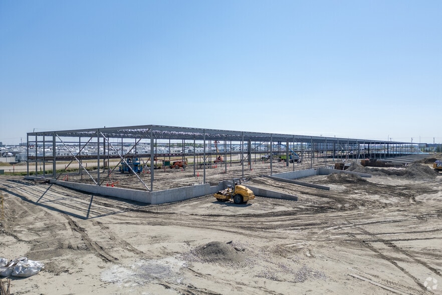 11390 14 St NE, Calgary, AB for lease - Building Photo - Image 3 of 4