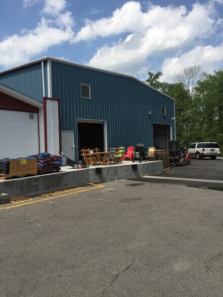 3120 Lexington Ave, Mohegan Lake, NY à vendre - Photo principale - Image 2 de 8